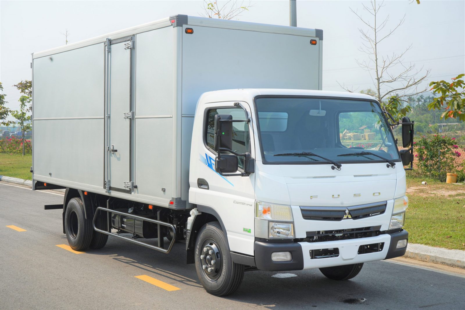 mitsubishi fuso canter tf7.5 tai 3t5 thung kin